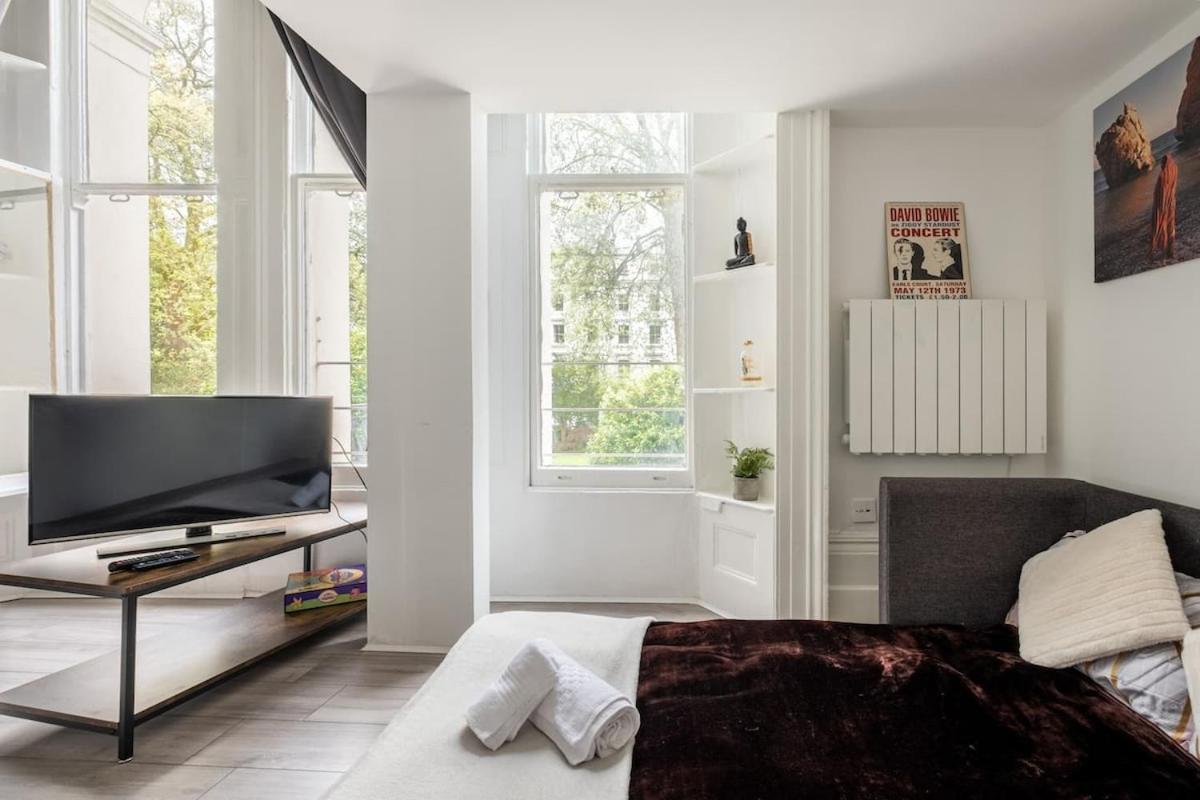 Apartment Summer With Terrace By Hyde Park