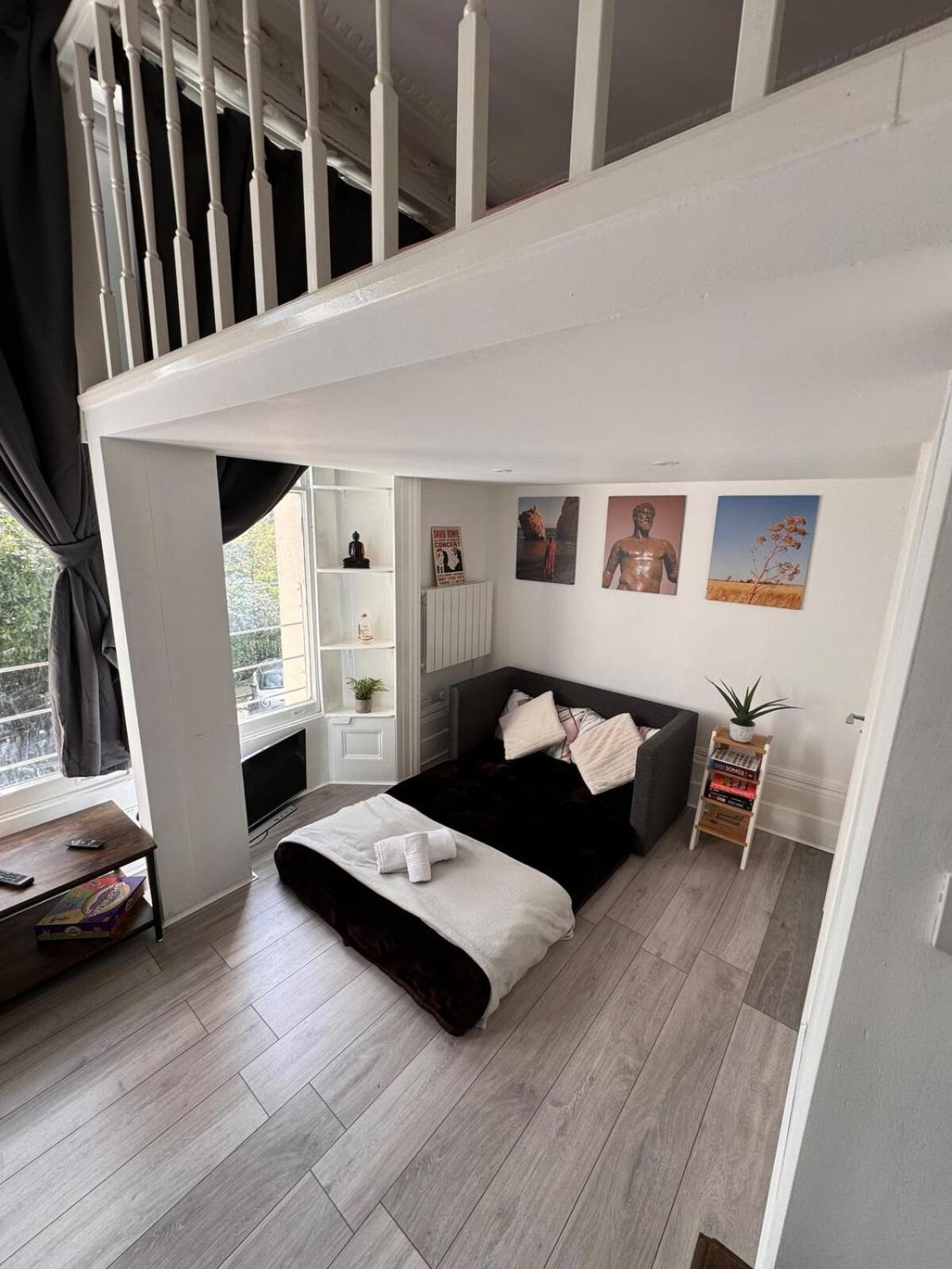Apartment Summer With Terrace By Hyde Park