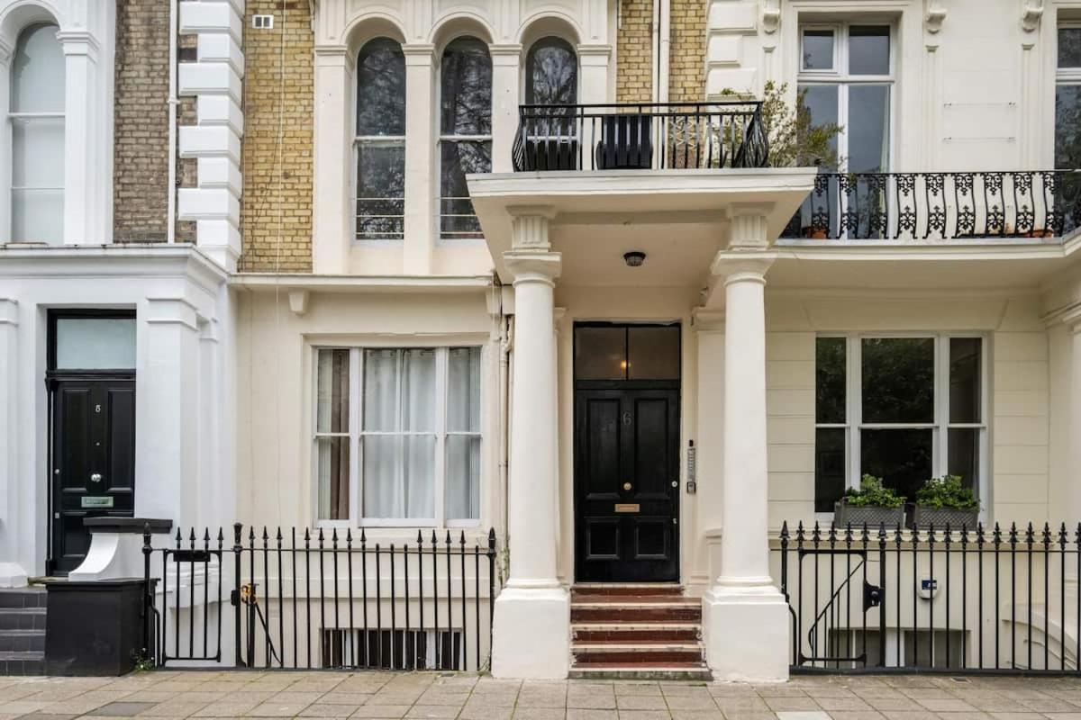 Summer With Terrace By Hyde Park * London